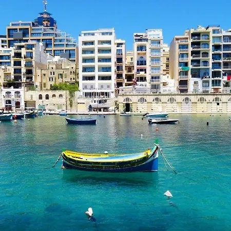Stunning Seafront Lux Cambridge Wt Pool 아파트