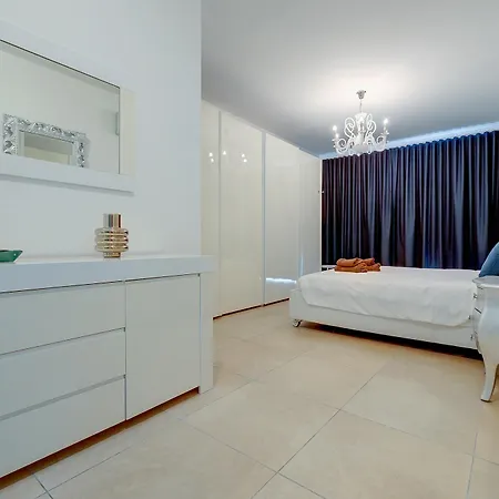 Stunning Seafront Lux Cambridge Wt Pool Apartmán