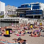 Апартаменты Stunning Seafront Lux Cambridge Wt Pool *