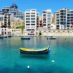 Stunning Seafront Lux Cambridge Wt Pool Апартаменты