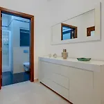 Stunning Seafront Lux Cambridge Wt Pool 公寓 斯利马
