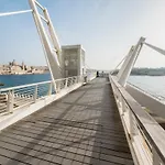 Апартаменты Stunning Seafront Lux Cambridge Wt Pool Слима
