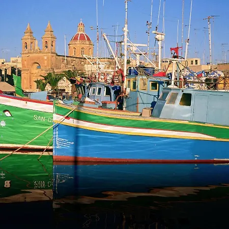 Stunning Seafront Lux Cambridge Wt Pool 아파트 슬리에마