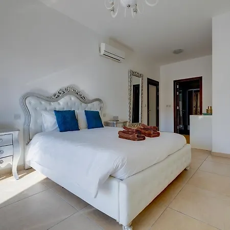 Stunning Seafront Lux Cambridge Wt Pool