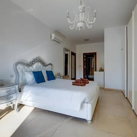 Apartament Stunning Seafront Lux Cambridge Wt Pool Sliema