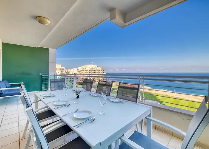 Stunning Seafront Lux Cambridge Wt Pool Apartament Sliema