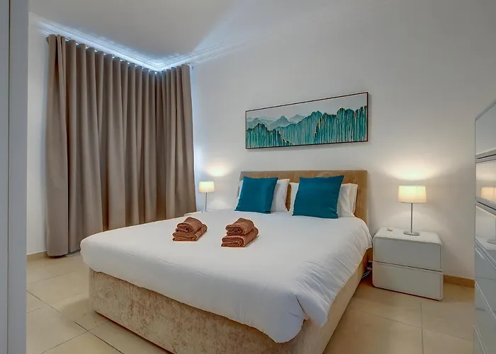 Apartament Stunning Seafront Lux Cambridge Wt Pool Sliema