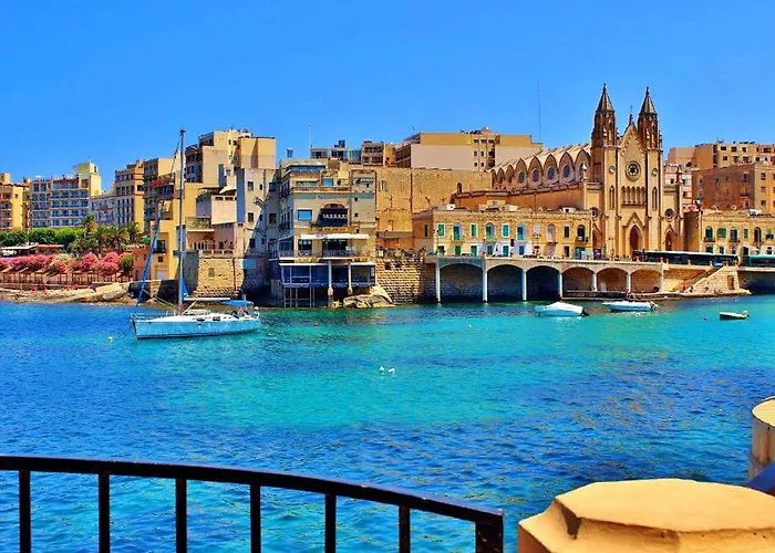 Stunning Seafront Lux Cambridge Wt Pool Apartament Sliema