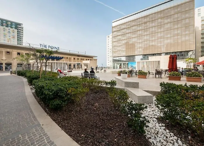 Stunning Seafront Lux Cambridge Wt Pool Apartament Sliema