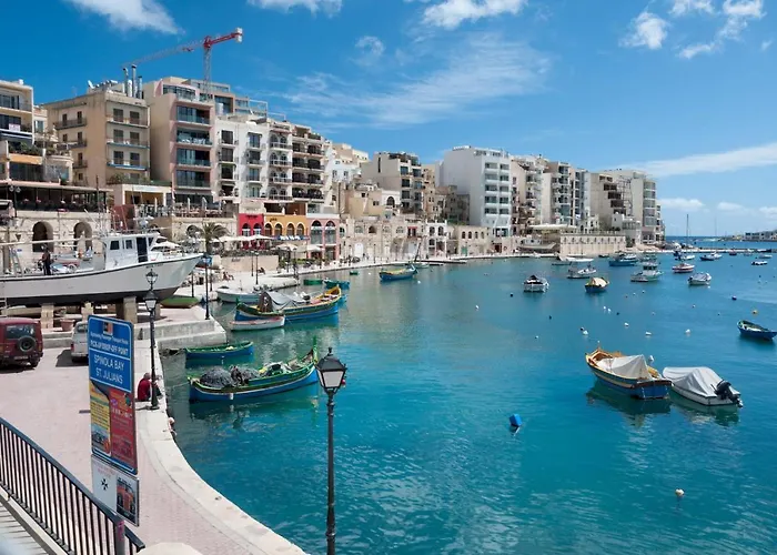Apartament Stunning Seafront Lux Cambridge Wt Pool Sliema