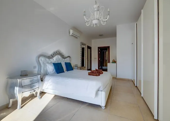 Apartament Stunning Seafront Lux Cambridge Wt Pool Sliema