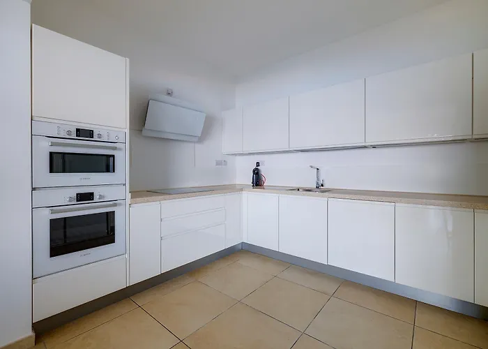 Apartament Stunning Seafront Lux Cambridge Wt Pool Sliema