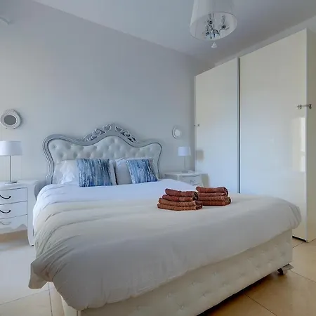 Stunning Seafront Lux Cambridge Wt Pool Sliema
