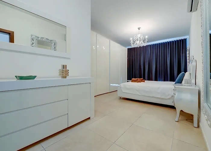 Stunning Seafront Lux Cambridge Wt Pool Διαμέρισμα